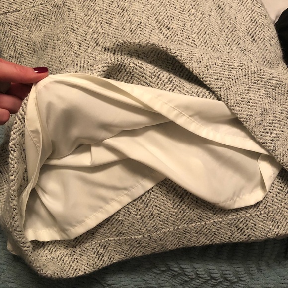 Beautiful skirt from the Limited. *worn once - Picture 4 of 7